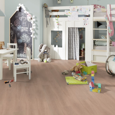 Биополы Wineo PURLINE 1000 wood XL Дуб Спокойный Шелл PLC306R в интерьере детской комнаты