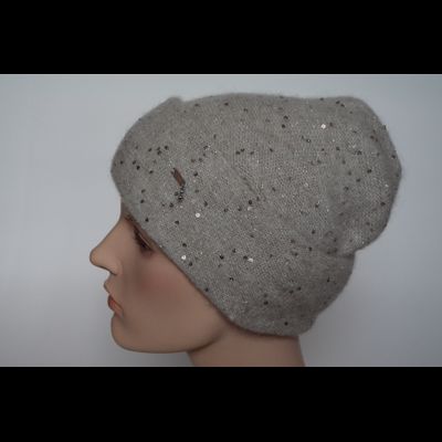 Бежевая женская шапка с отворотом Vizio Италия 6943 фото