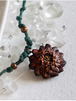 Миниатюрный кулончик с Медной Календулой