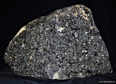 Меланит (разн. граната), друза, с пиритом, эпидотом, самородной медью - 310*235*100мм (ААА)