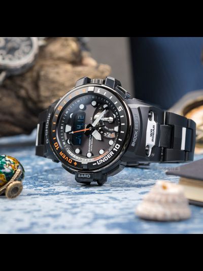 Часы Casio G-Shock GWN-Q1000MC-1A