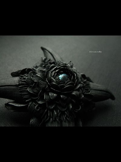 "Цветок Ворона". Комплект украшений (кольцо и брошь) в готическом стиле из коллекции "Рейвенсвуд"