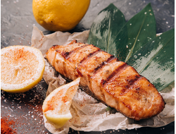 Стейк из семги с овощами