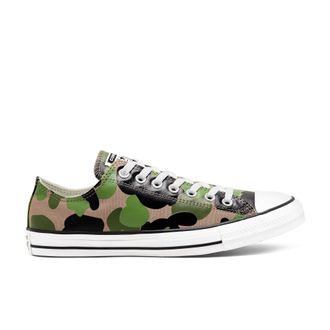 Black shop camo converse