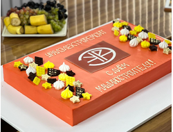 Торт с базовым декором