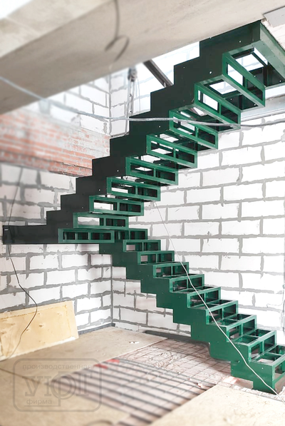 мк №23. металлокаркас лестницы (под зашивку)