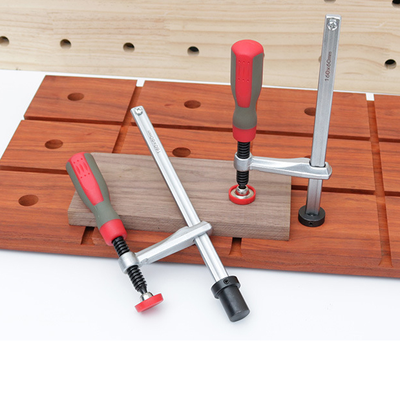 Винтовая струбцина для монтажного стола 20 мм.