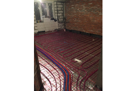 Водяной теплый пол и трубы отопления