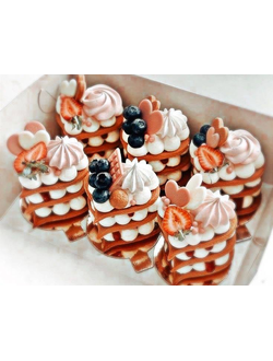 Пирожные медовые в ассортименте