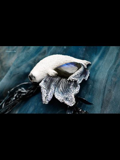 "Песнь моря. Перерождение белька" - колье в северном стиле с натуральным лабрадором и шёлком