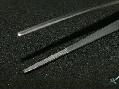 Пинцет металлический (15 см)