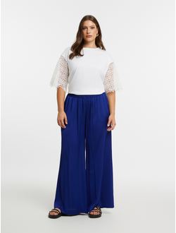 Женская блузка с принтом большого размера в модном бутике XLady