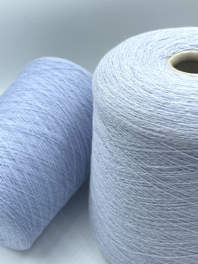 LINSIEME art. MATIS  (Линсиеме арт. Матис) 90% Merinos Extrafine Supergeelong (Меринос экстрафайн), 10% Сashmere (Кашемир) Nm. 2/30 1500 метров в 100 гр. цв. 2280 бледно-голубой меланж