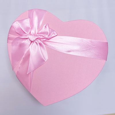 Подарочная коробка большое сердце розовое