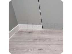 Плинтус ХДФ Dollken Cubu Flex Life 80мм Х 2,5 м Белый RAL 9003 в интерьере 9