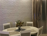 Белый декоративный камень и кирпич