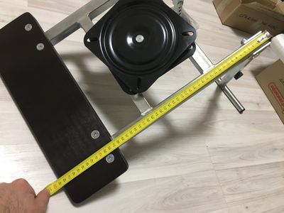 Стойка кресла в лодку на ликтрос с малой поворотной платформой