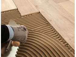 Профессиональные клеи для коммерческих напольных покрытий Forbo купить с доставкой по России и СНГ