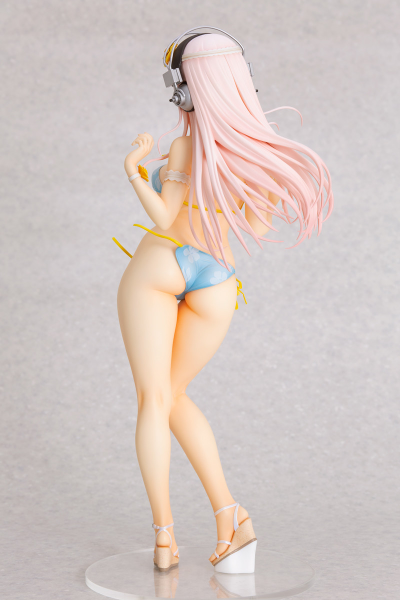 Фигурка 1/4.5 Сонико (Super Sonico Summer Vacation ver.)