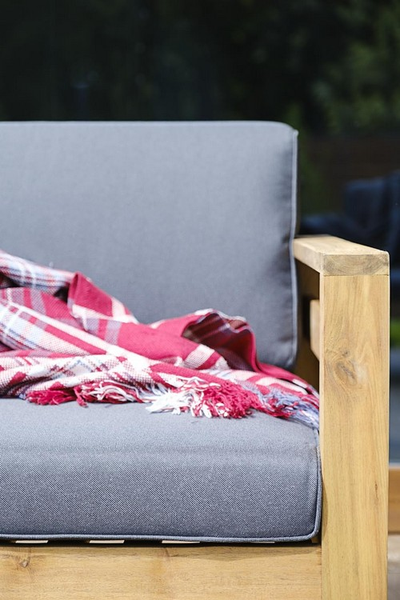 Кресло Booka из массива акации. Детали