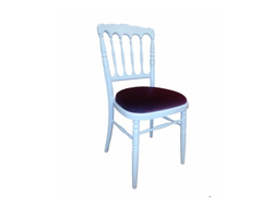 Андрэ — классический стул с утонченным дизайном