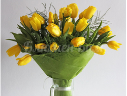 букет из желтых тюльпанов с триференом набережные челны доставка цветов