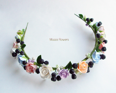 Венок "Розы и черная рябина".