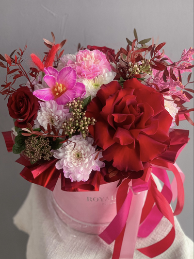 ЦВЕТОЧНАЯ КОМПОЗИЦИЯ В КОРОБКЕ "REVERIE"