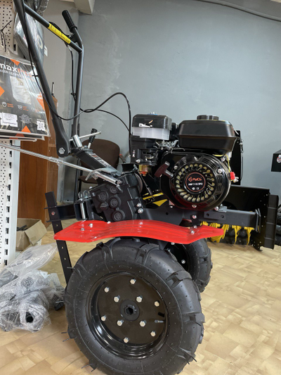 Мотоблок бензиновый Рысь МБР 7-10 ПРО колеса 4*10