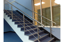 ОГРАЖДЕНИЯ (ПЕРИЛА) ИЗ НЕРЖАВЕЮЩЕЙ СТАЛИ