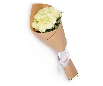 11 роз белых (50 см.) в крафте