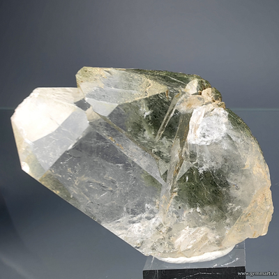 Горный хрусталь с включениями хлорита. Северная Осетия. 55*40*18мм.