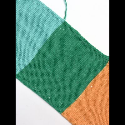 100% МЕРСЕРИЗОВАННЫЙ ХЛОПОК С  МИКРОПАЙЕТКОЙ 1мм, 250 грамм/2000 метров, цв. 045 изумрудный