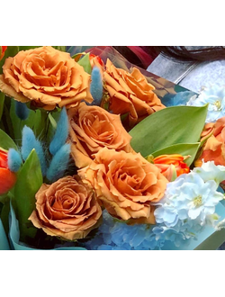 КРАСНО-ЖЕЛТЫЕ (ОРАНЖЕВЫЕ) РОЗЫ ЭКВАДОР