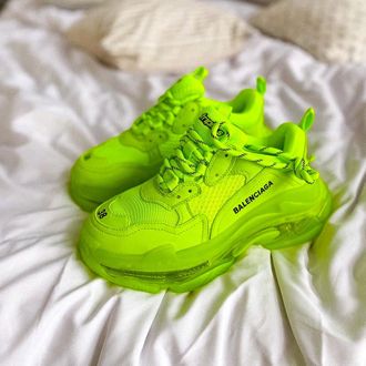 Кроссовки Balenciaga Triple S салатовые в Перми