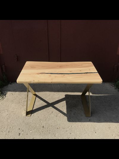 обеденный стол из карагача в светлой тонировке