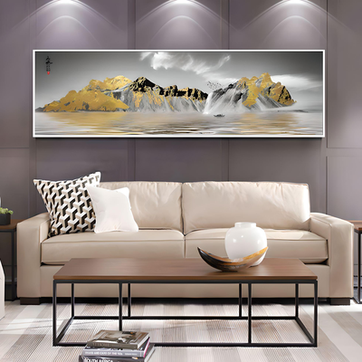 Картины на стене, в обстановке