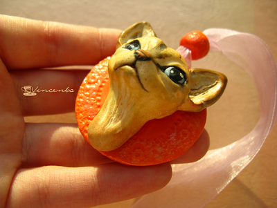 Котёнок Ахтай. Авторская подвеска-кошка (кулон с котёнком) из полимерной глины