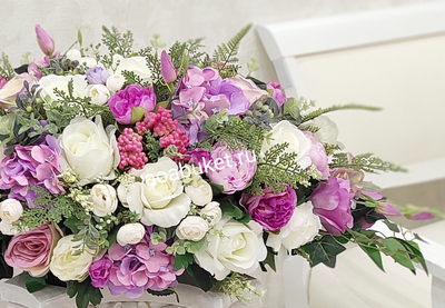 Композиция из искусственных цветов в белом и сиреневом цвете № УСН009 | Купить в Москве
