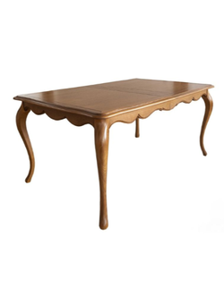 Стол обеденный раздвижной с резным декором.