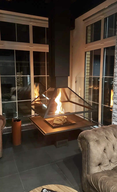 Камин  HOT центральный с подъемным стеклянным куполом