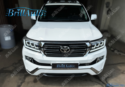 Рестайлинг Toyota Land Cruiser 200 07-15 стиль 21 + фары стиль LC300 + обвес Executive