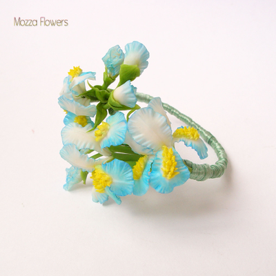 Браслет с голубыми ирисами "Море грез".