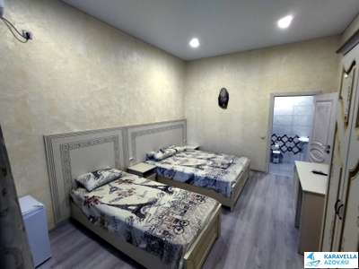 Дом на Курортной  №575  3х местный номер  1 этаж №102  бассейн