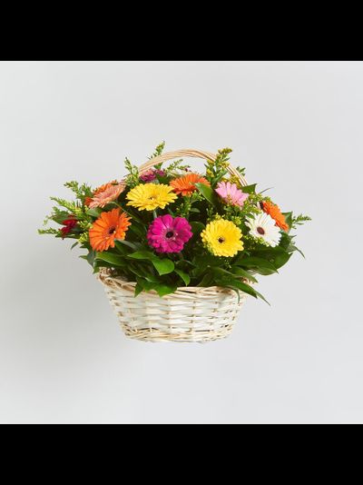 Корзина с герберами