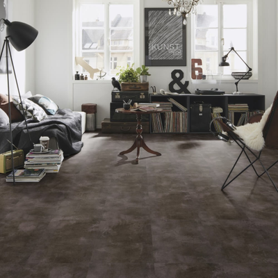 Биополы Wineo PURLINE 1000 Городской Темно-Серый MLP320R в интерьере гостиной