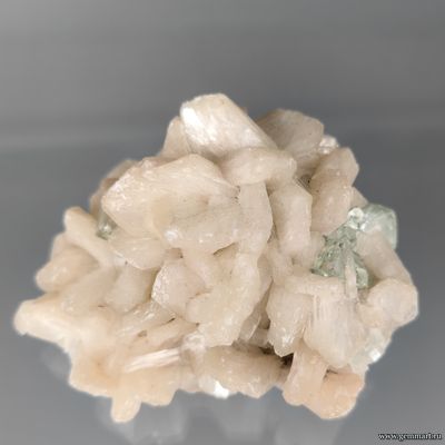 Гейландит, апофиллит. Индия. 70*53*40мм