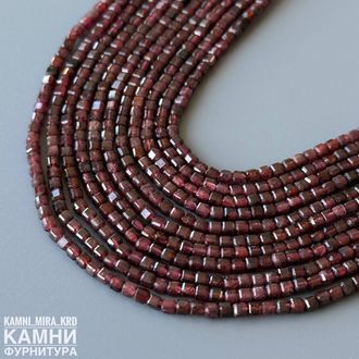 Гранат альмандин кубик 2 мм, цена за нить 19 см