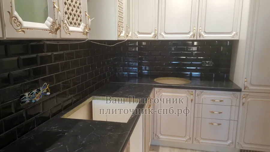 Укладка плитки кабанчик на кухне