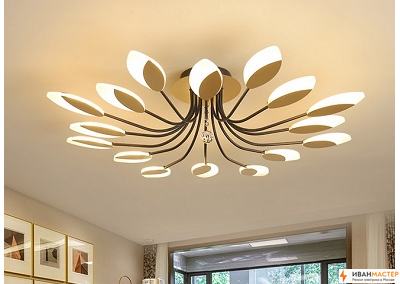 Заменить люстру на натяжном потолке в комнате дачи в Москве ИВАНМАСТЕР